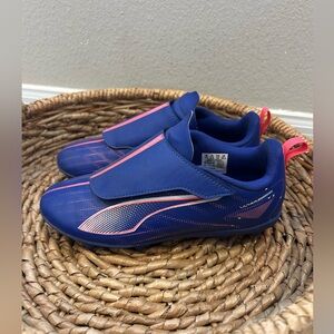 Puma Kids Ultra Play Hook And Loop Firm Artificial Ground Soccer Cleats, 2.5